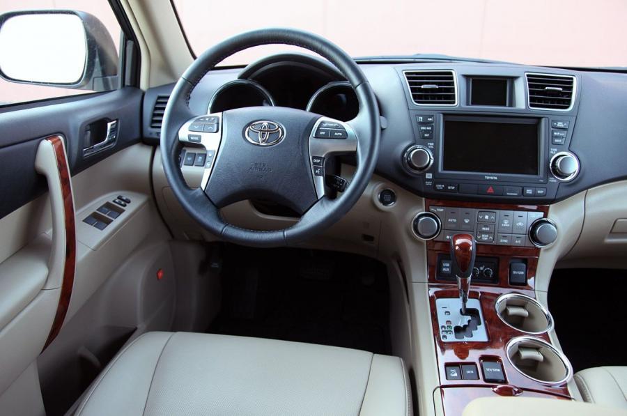  Toyota Highlander 2011 года  (фото 10 из 108)
